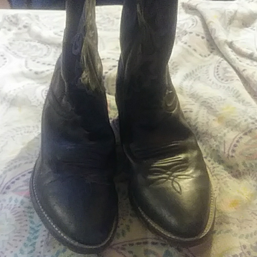 Justin boots. Size 9ee black ropers